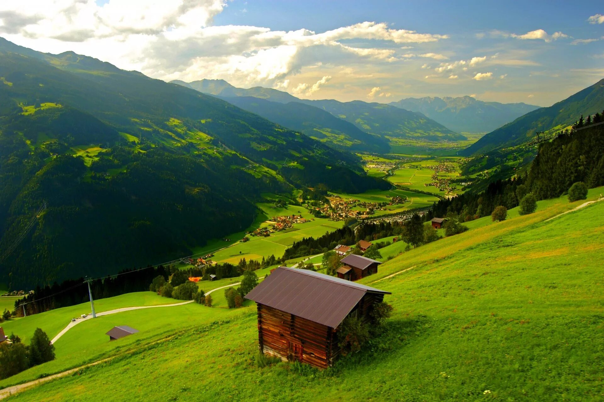 Долина Лаутербруннен Швейцария. Долина Меюсе Бельгия. Грузия деревня в горах. Зеленые холмы Швейцарии. Везде работа на горах в долинах рощах