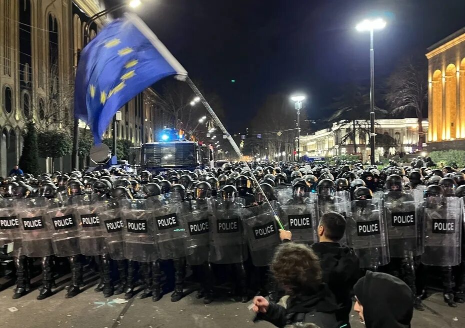 Что случилось в грузии. Митинги в Грузии. Протесты в Грузии. Киев Майдан 2014.