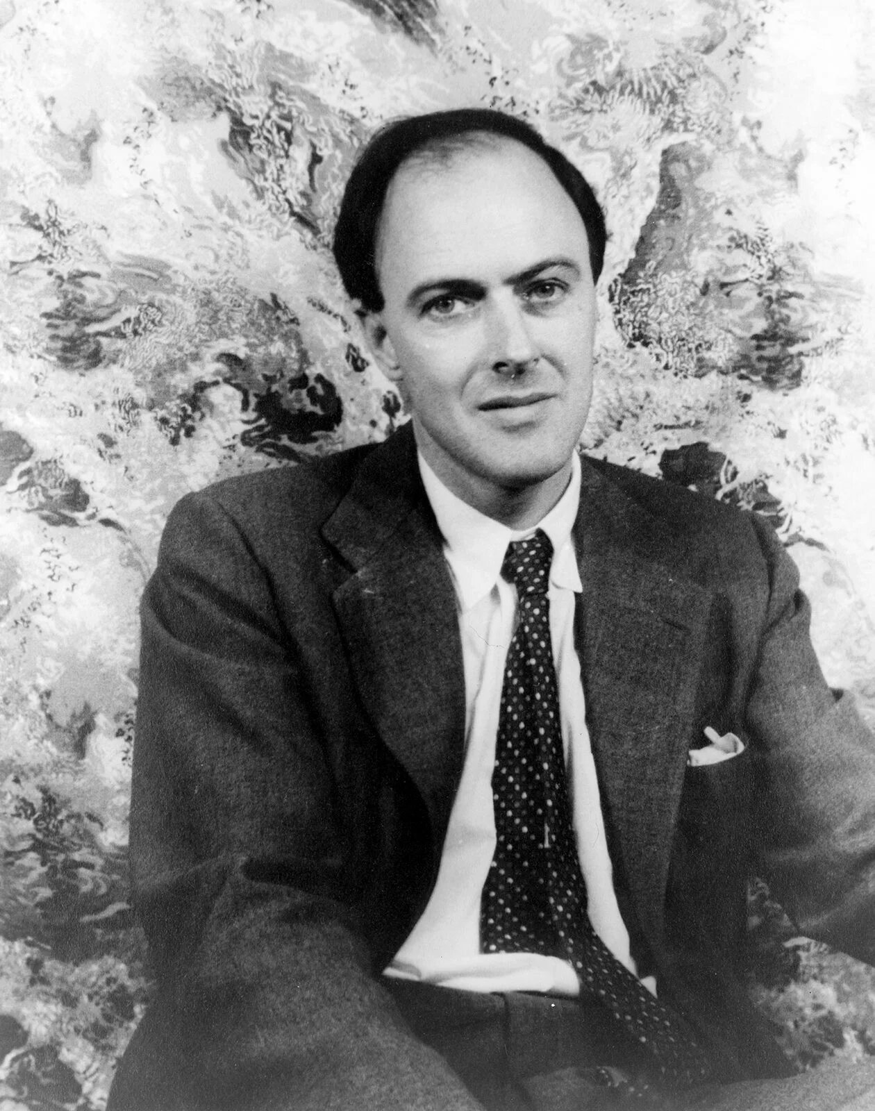 Роальд даль фото. Роальд даль писатель. Роальд даль. Роальд даль. Роальд даль 1916.