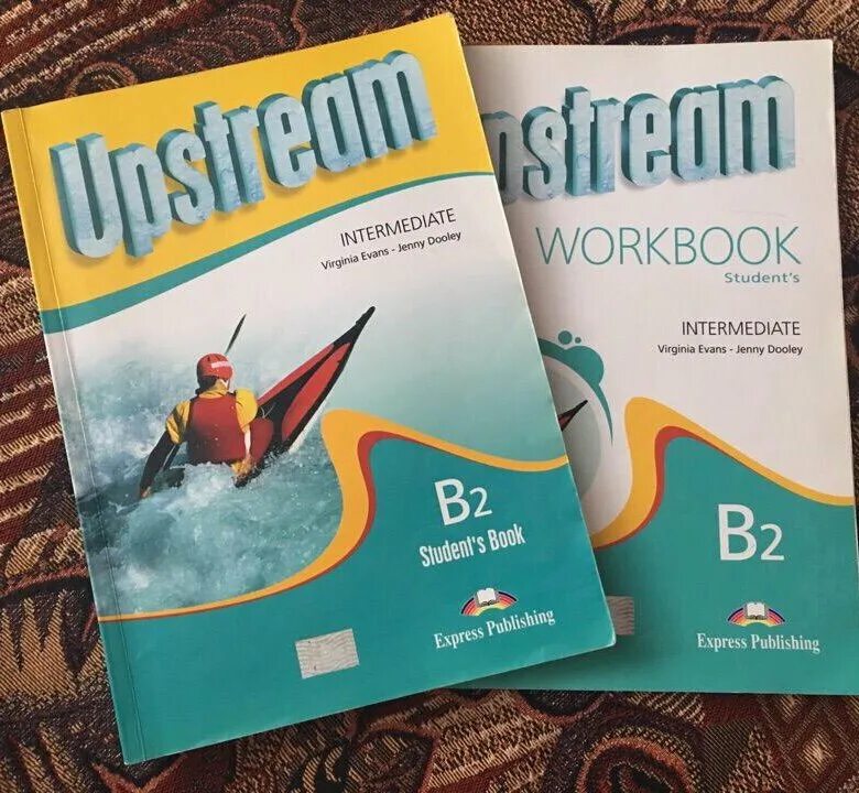 Teacher books upstream b2