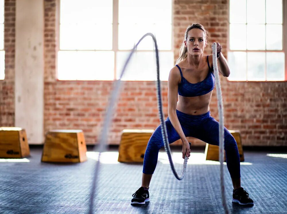 Сколько раз заниматься фитнесом. Элизабет Акинвали кроссфит. HIIT кардио. Функциональная тренировка.