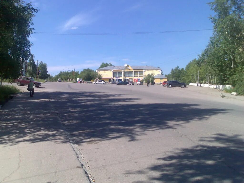 стадион железногорск илимский. г железногорск илимский иркутская область. деревянный многоквартирный двухэтажный дом сгорел. ночной город железногорск-илимский. погода г железногорск илимский.