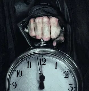 Часов однообразный бой