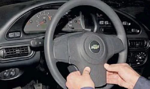 руль шевроле нива 2007. снятие рулевого колеса нива 21214. рулевое колесо на шеви нива 2008 года. подушка безопасности руля нива шевроле. руль шевроле нива 2005 год.