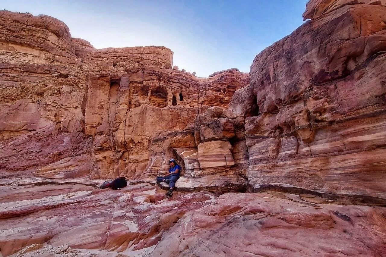 Дахаб цветной каньон Египет. Красный каньон Египет Синай. Каньон Салама Шарм-Эль-Шейх. Цветной каньон Шарм-Эль-Шейх. Каньон шарм эль шейх