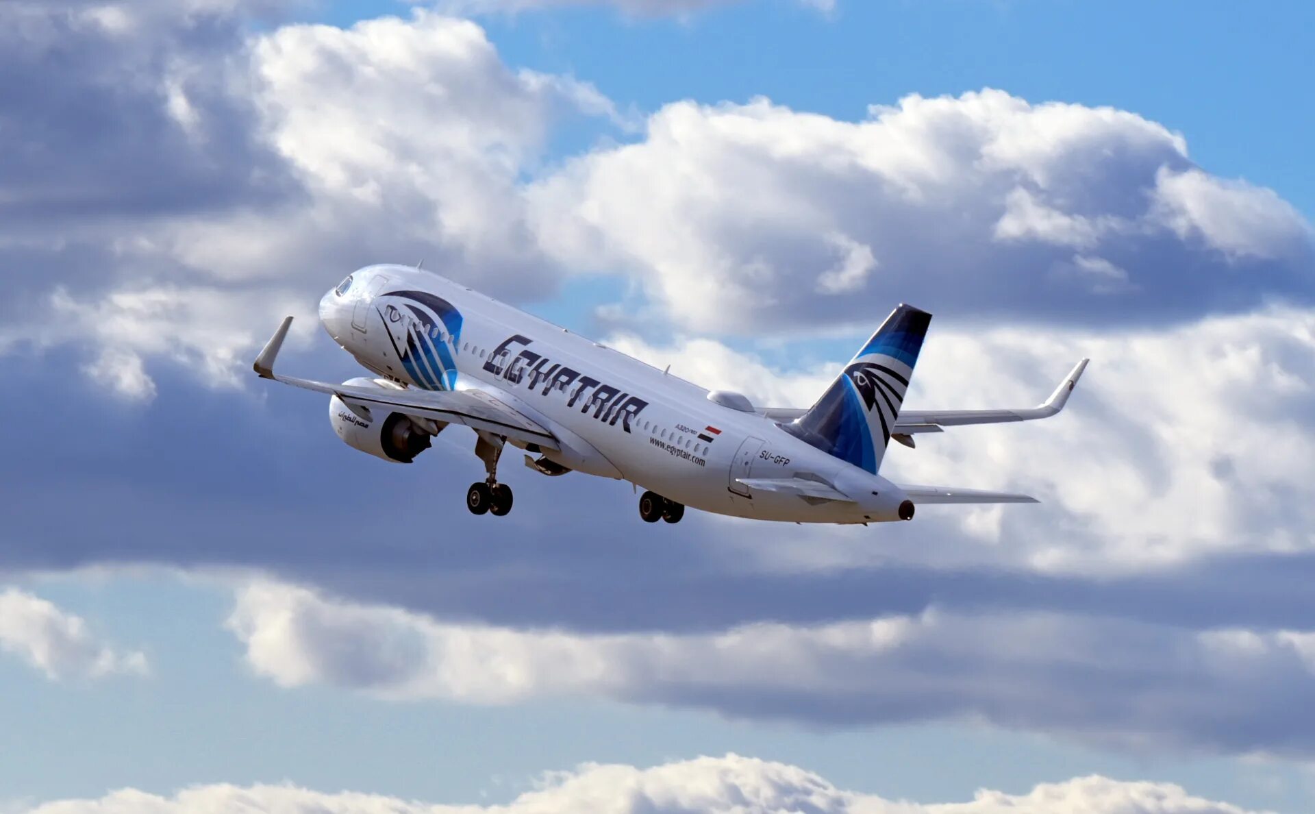 Самолет somon air. Рейсы из египта в казань. Аэропорт шарм эль шейх метроджет. Шарм-эш-шейх (аэропорт). Air sphinx.