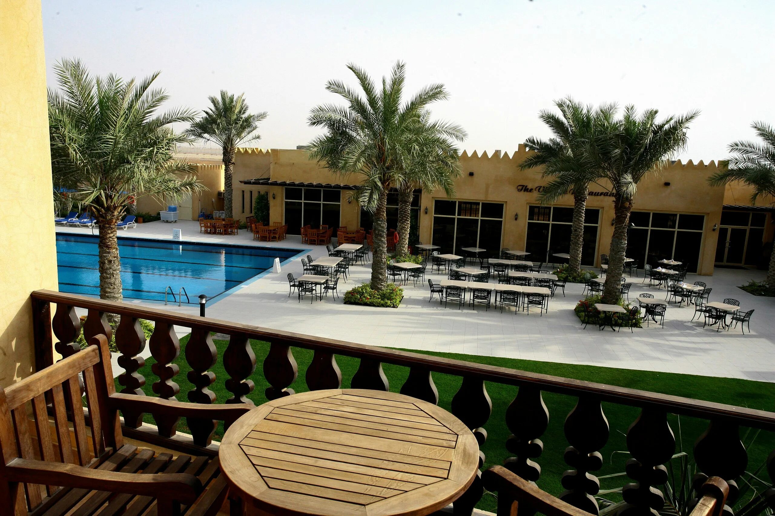 Аль хамра отель. Al Hamra Village Hotel рас-Аль-Хайма. Al Hamra Village Hotel 4. Вилладж рас Эль Хайма. ОАЭ отель al Hamra Village 4.