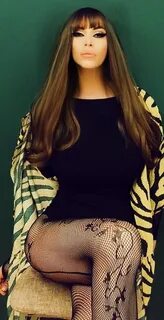 Мен дәретханаға кіріп, порно көретінмін.