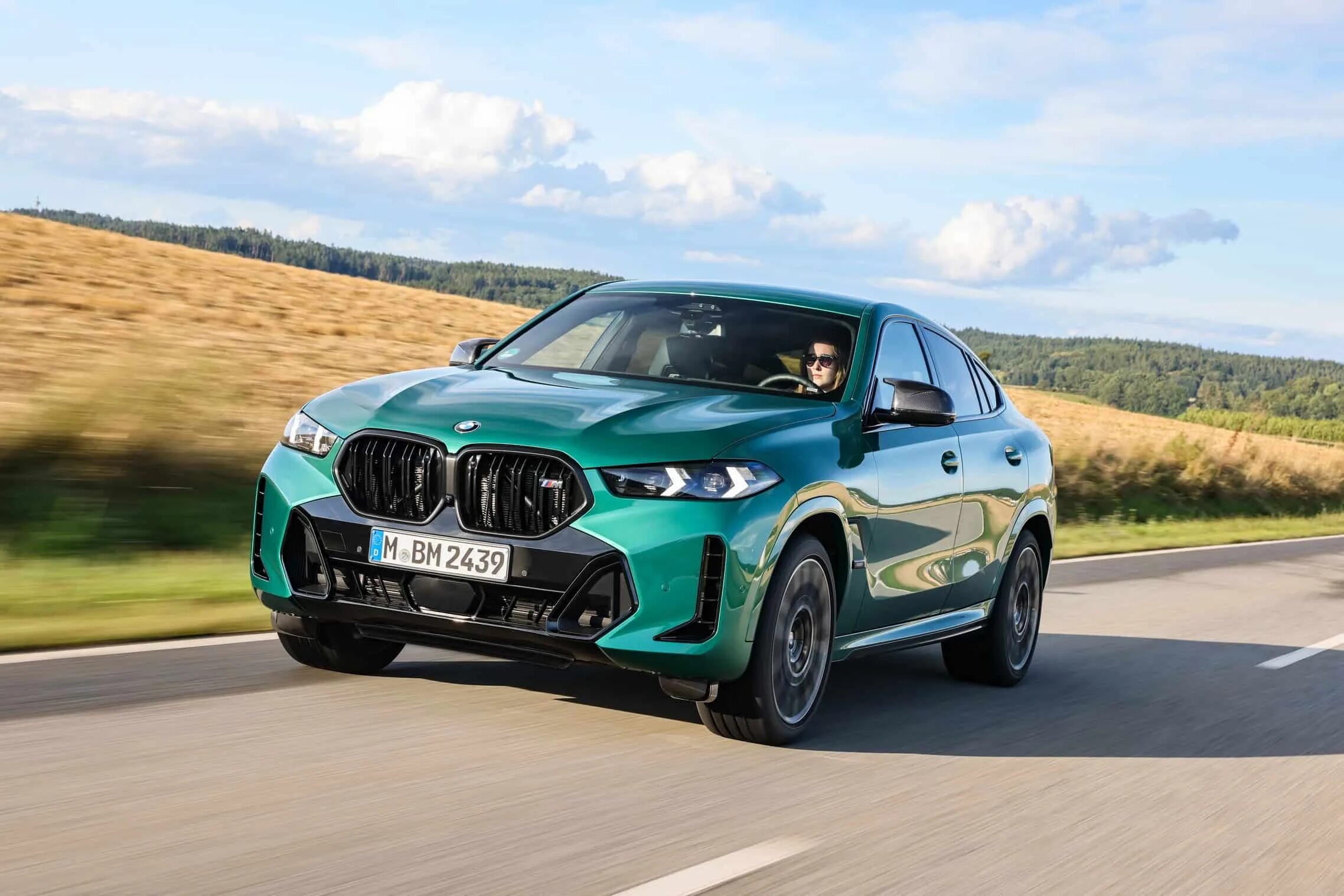 2022 BMW X8 AND X8M (PHEV 760 PS!) - YouTube