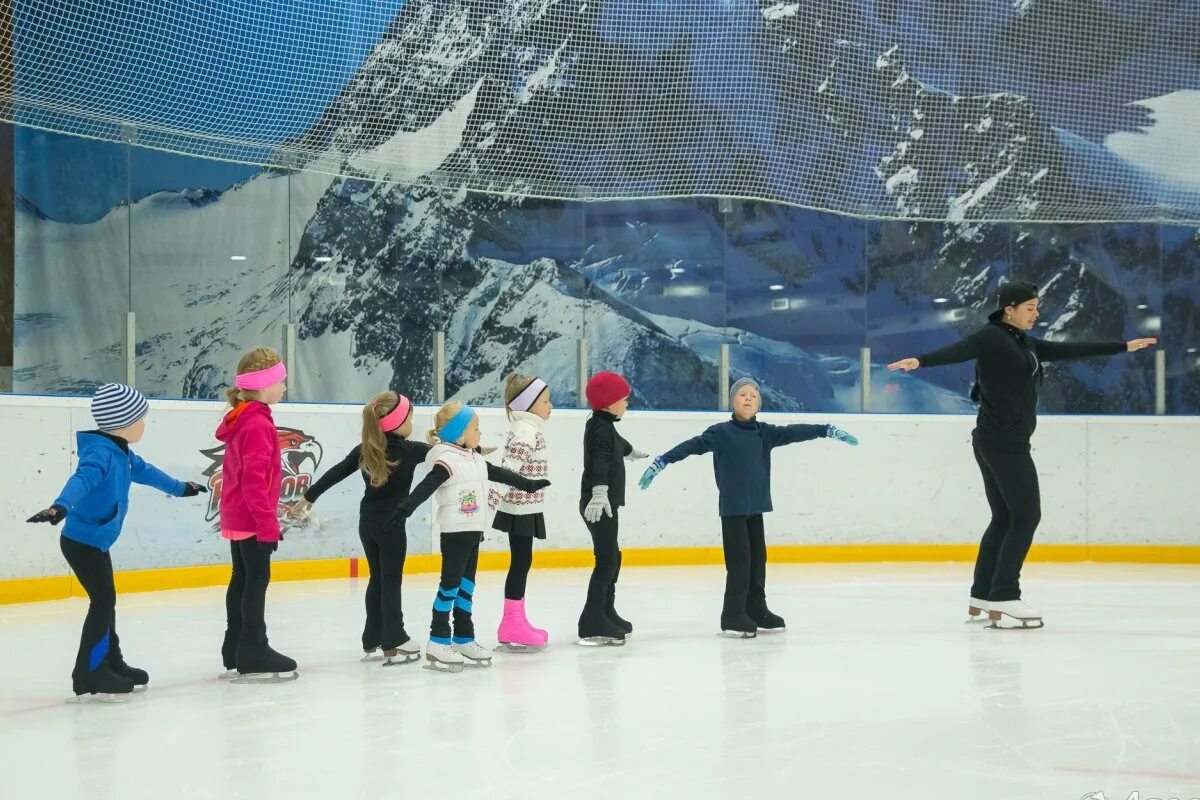 Кадырова бальченко фигурное катание. Титов арена барнаул каток. Соревнования по фигурному катанию для детей награждение. Фигурное катание ростов на дону зимаростлв. Фигурное катание ростов на дону.