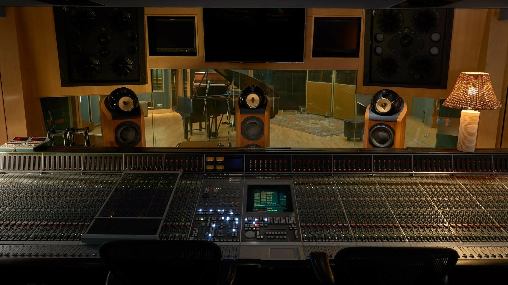 Road studio. Студии Abbey Road Studios. Abbey Road Studio 3. Abbey Road студия. Abbey Road Studio Waves.