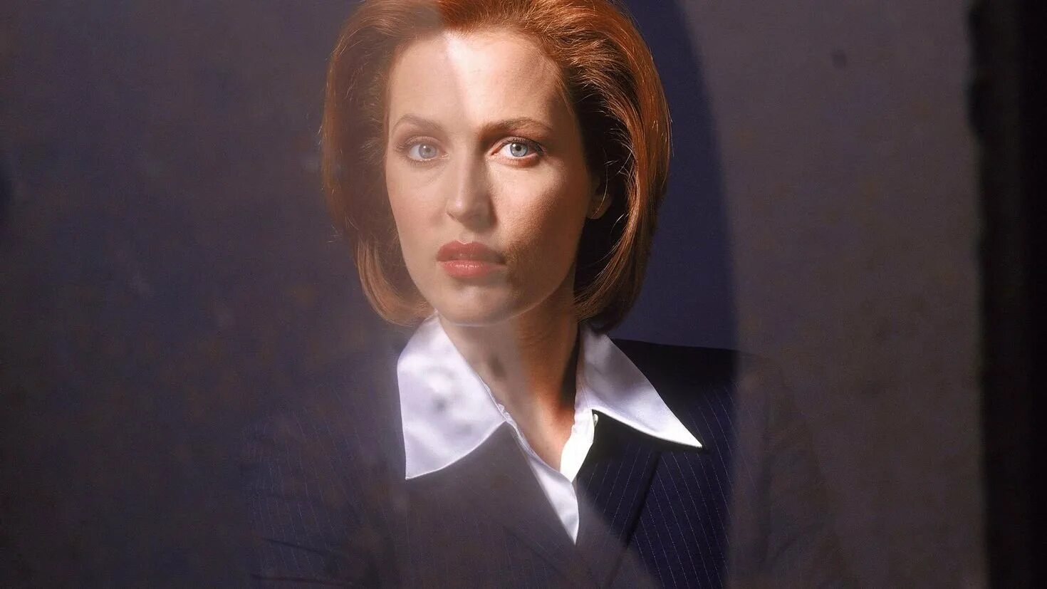 Джилиан Андерсон. Скалли Милано. Gillian Anderson Dana Scully. Скалли Милано артист. Екб танцуй скалли милано