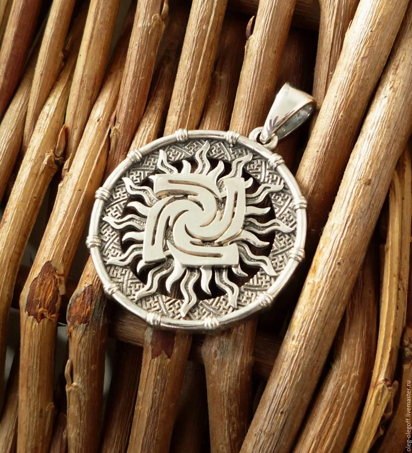 Что делали из кожи в древней руси. Старославянское название кожаных. Сыромятные постолы (опинчи). Азбука глаголица кирилла и мефодия. Сапоги древней руси.