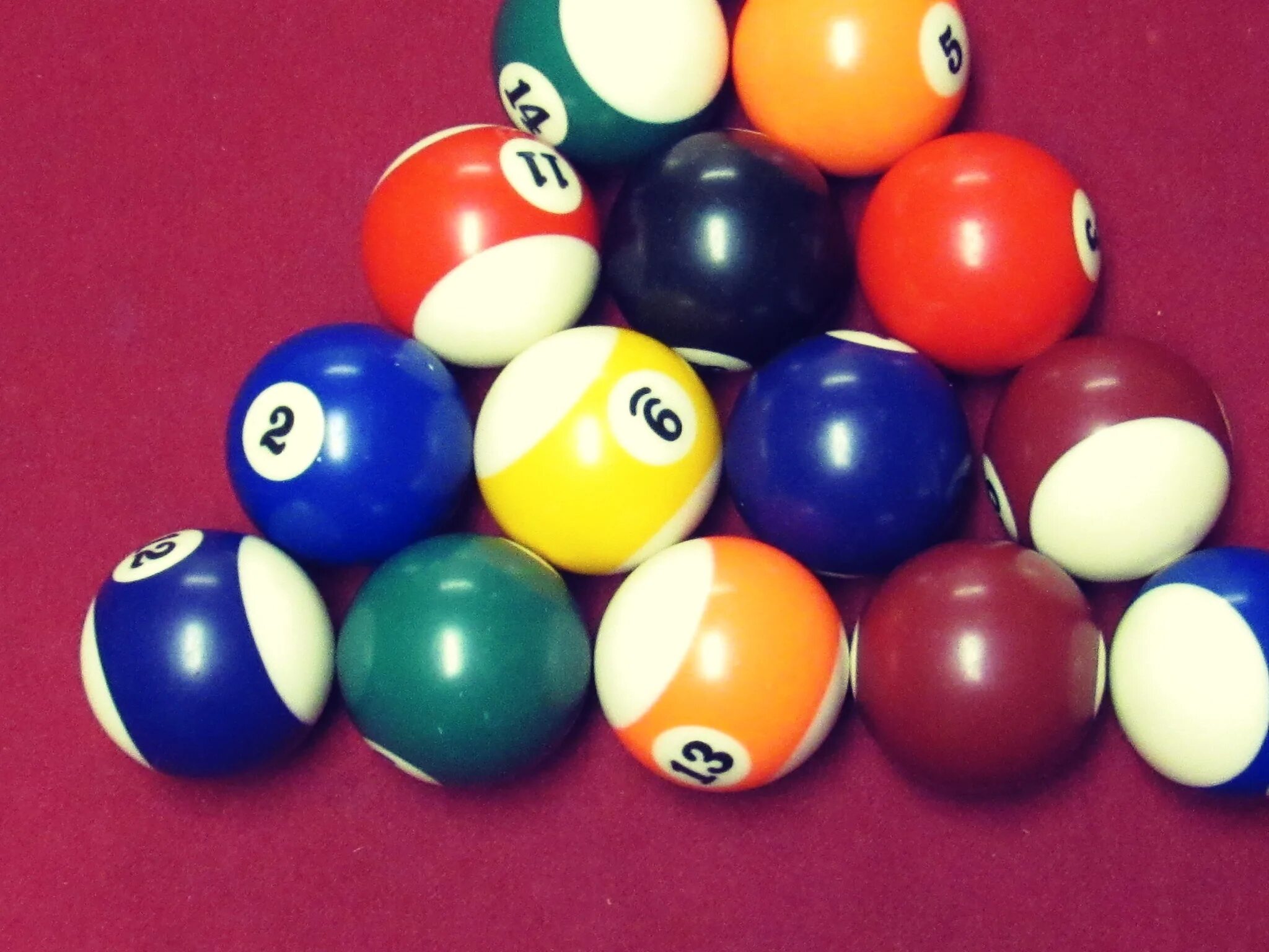 Бильярд всеми шарами. Мячи Tyr Pool balls. Шар бильярдный 6 Карамболь. Бильярдные шары. Бильярд с цветными шарами.