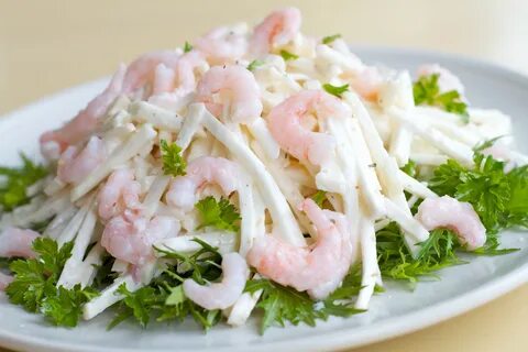 Салат кальмар креветки сыр