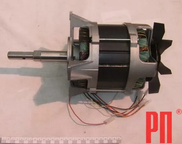 Двигатель robot coupe. Куттер robot coupe r5-2v 24614. mgstq1 робот мотор.