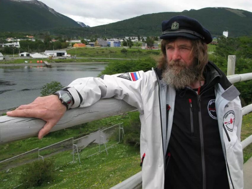 федор конюхов. путешественник священник федор конюхов. федор конюхов на весельной лодке. путешественник переплыл. федор конюхов.