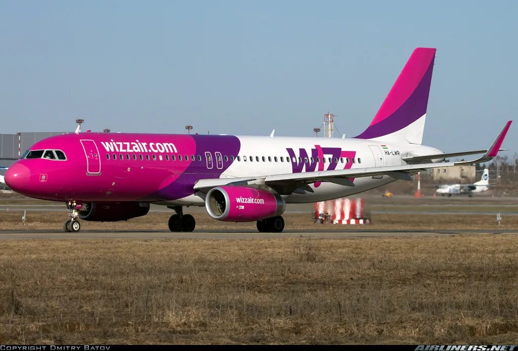 Wizzair москва. Wizz Air a 320 Neo economy. Wizz Air Внуково. Wizzair на стоянке. Wizz Airlines Бишкек.