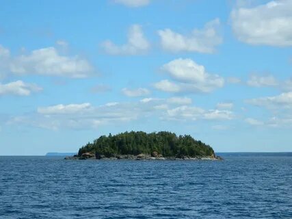 Просто ты одинокий остров на море где