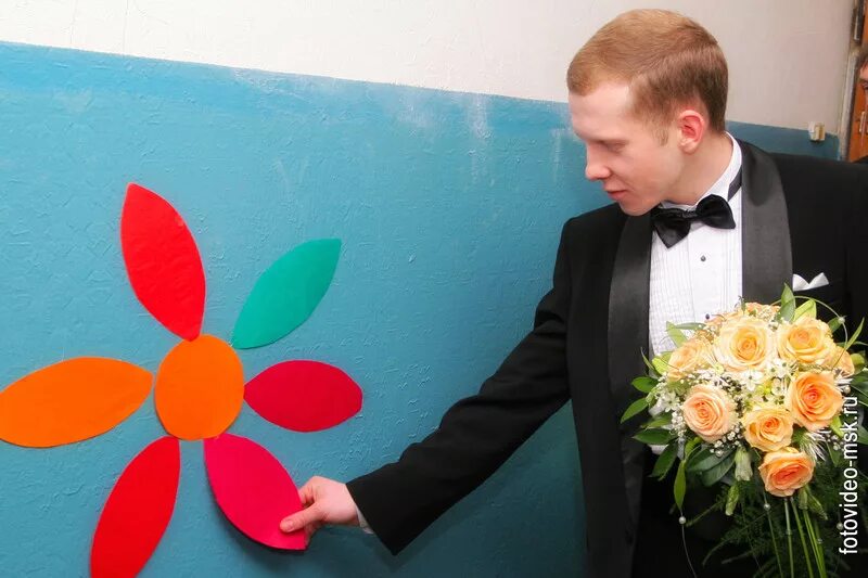 карточки с заданиями для жениха. ромашка с заданиями для жениха. набор для проведения веселого выкупа невесты. свадебные медали шуточные. цифры для жениха.