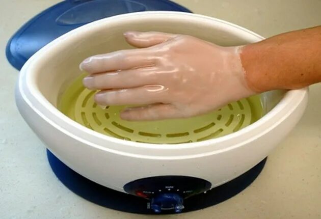 Ванночка для рук после. Теплолечение парафинолечение. Парафиновая ванночка для рук. Парафинотерапия для рук. Парафиновые ванночки для ног.