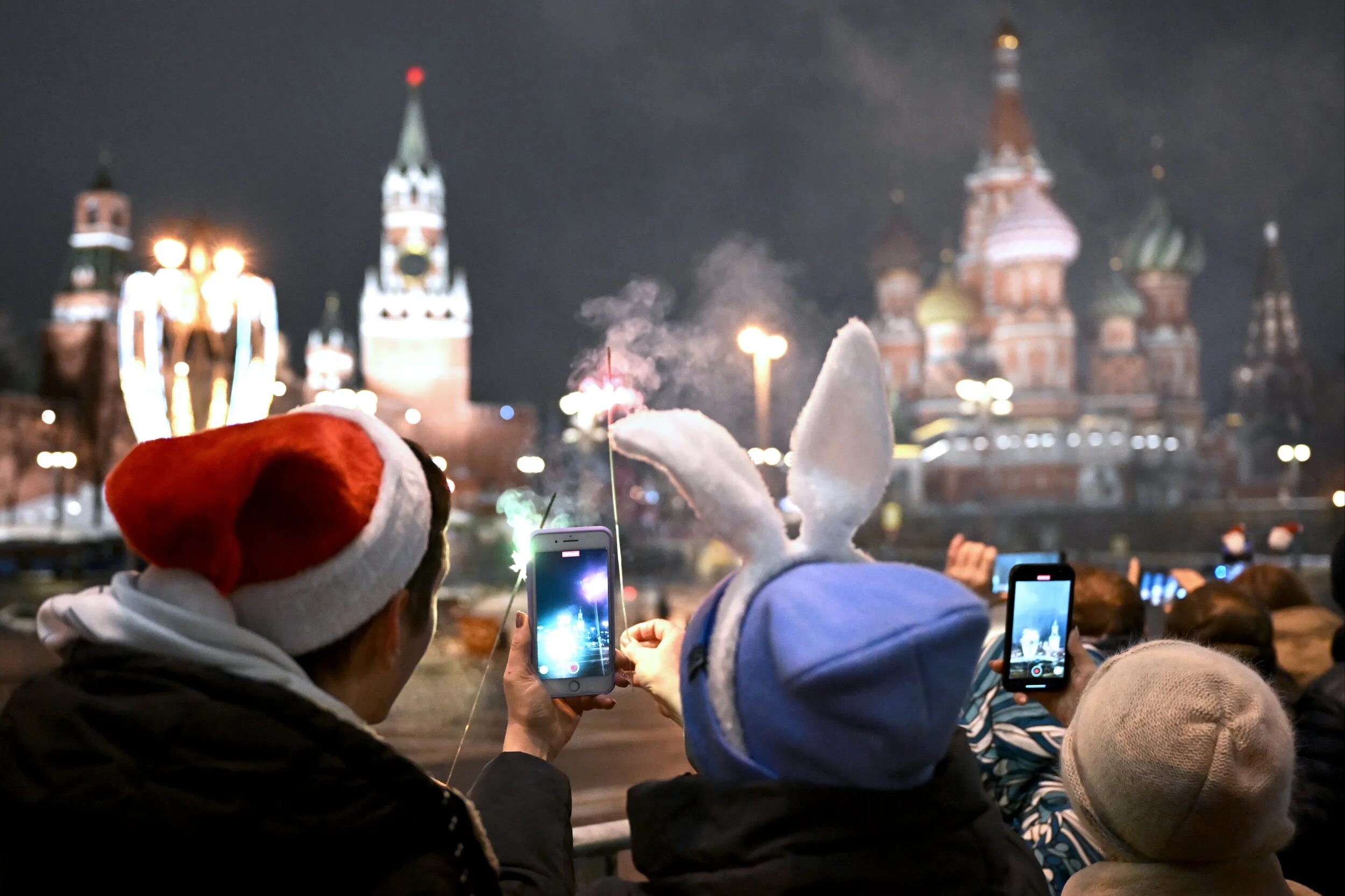 Новогодний дом. Новосибирск новогодняя столица 2023. Новогодняя вечеринка. Празднование нового года. Отмечаем новый год 2023.