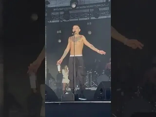 Скандал на концерте