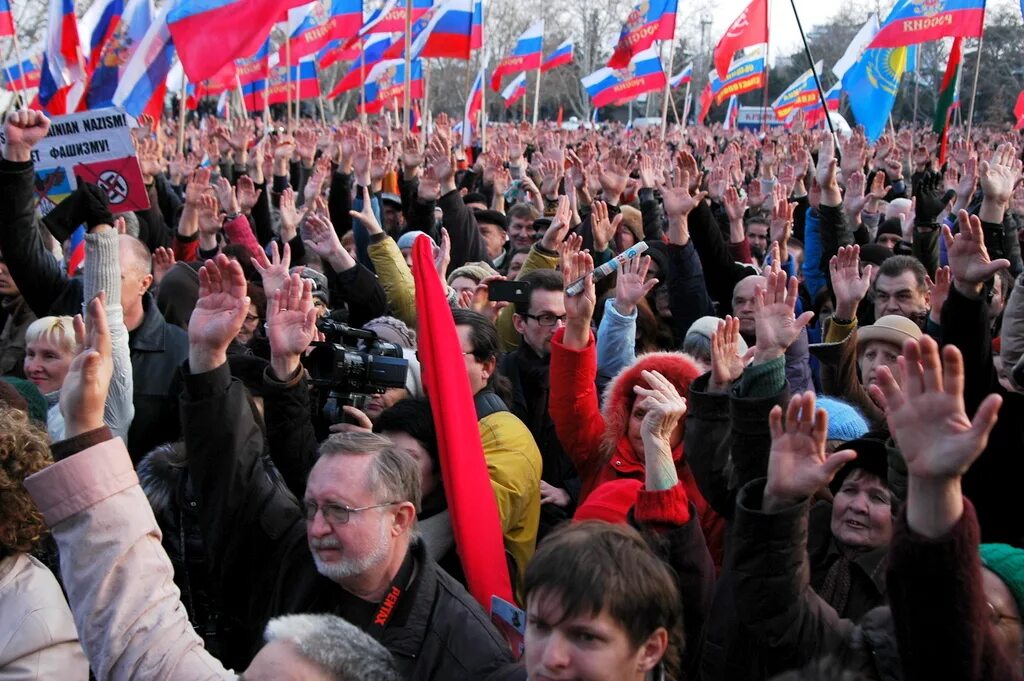 Митинг в Севастополе 23 февраля 2014.