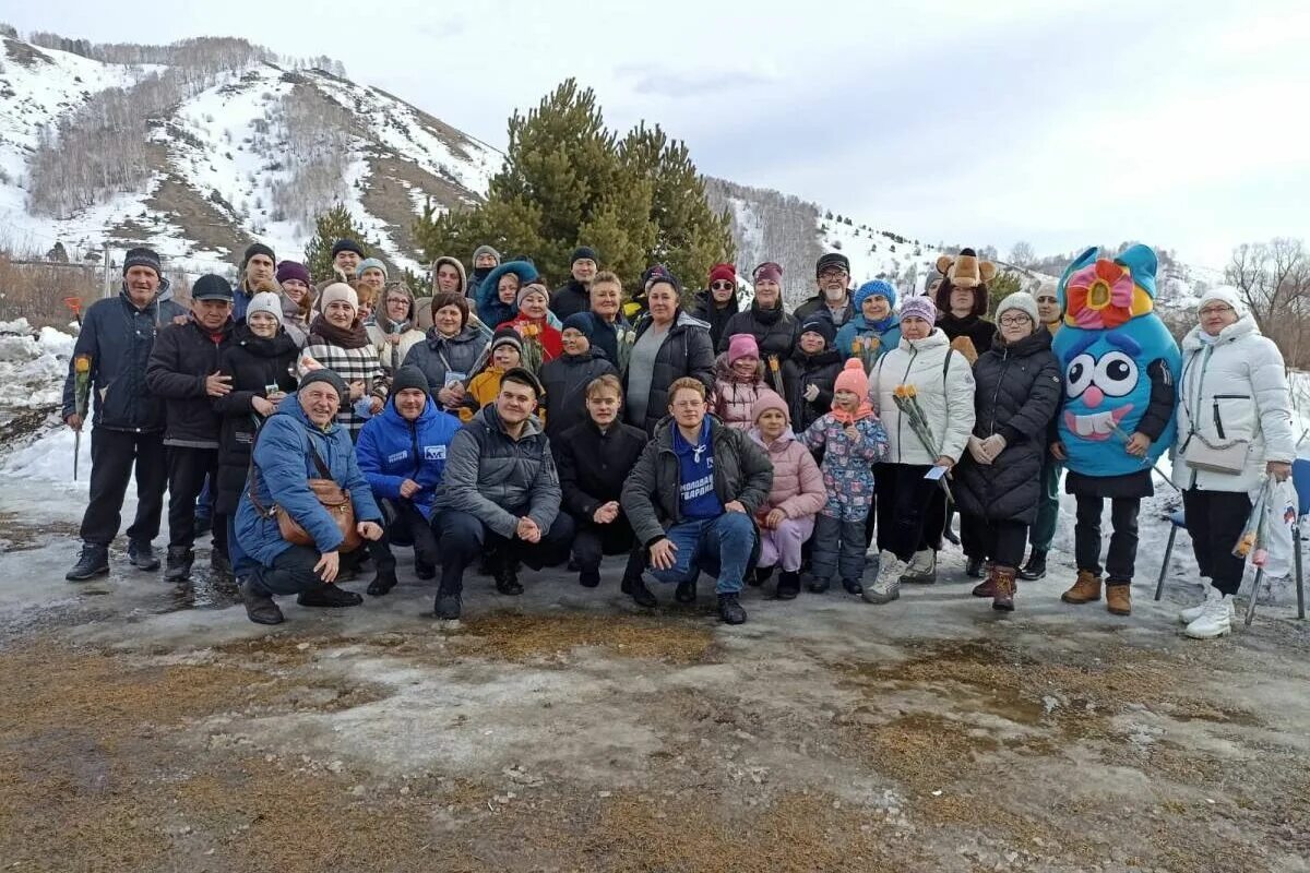 Горно алтайск гардинка. Усть-Коксинский район село банное. Горно-Алтайск 2023. Жители Республики Алтай. Горный Алтай.