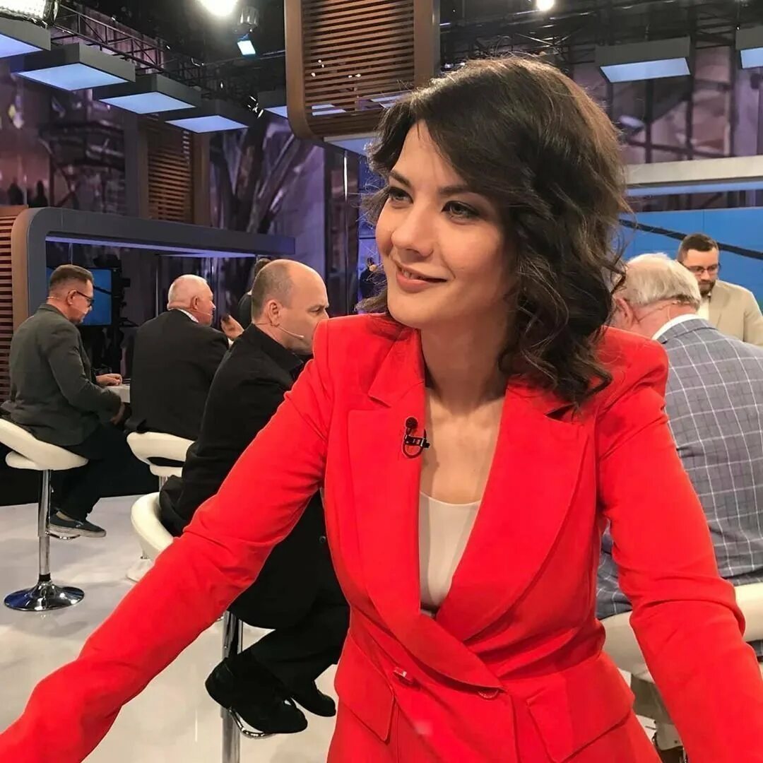 Кто ведет прямой эфир на канале: найдено 87 изображений