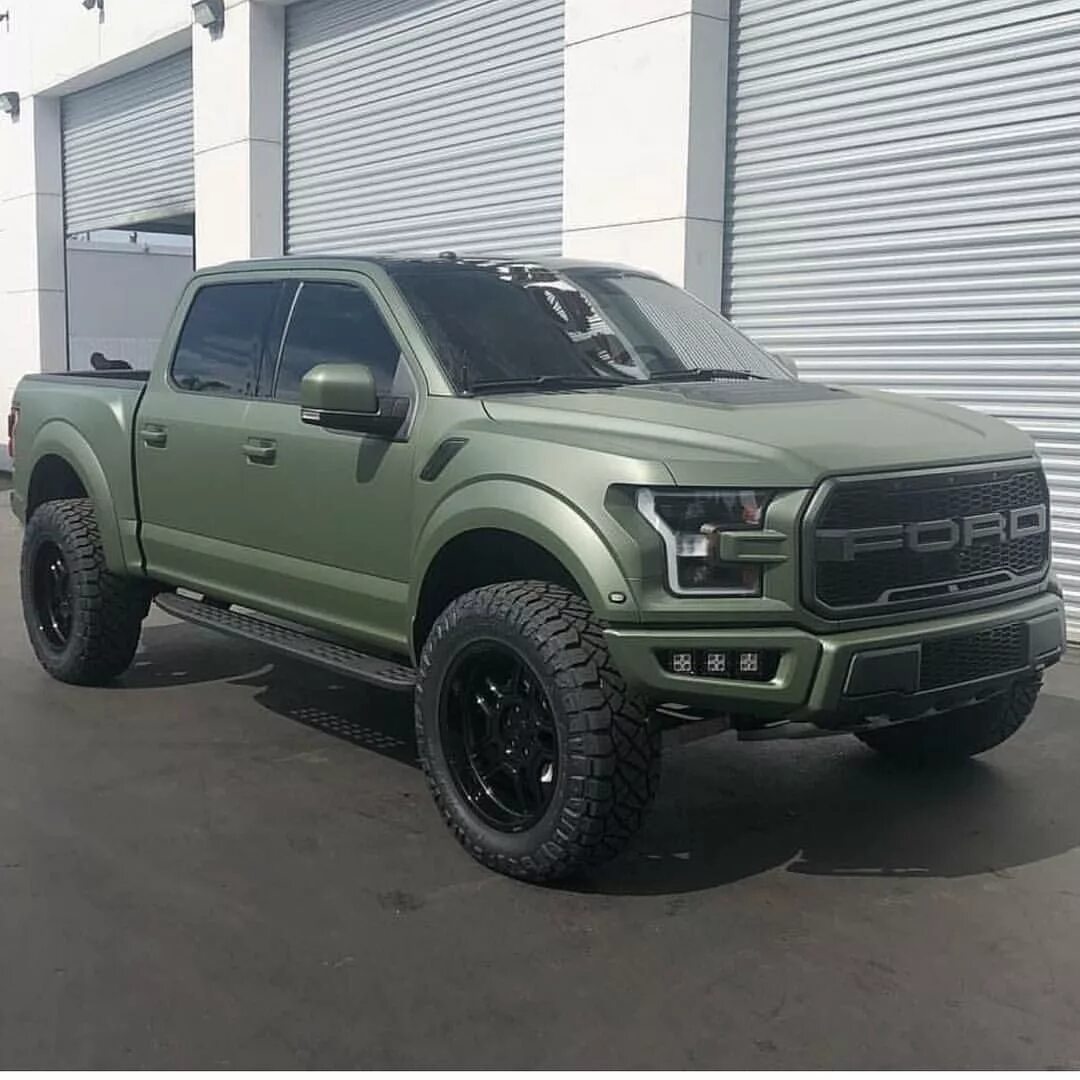 Раптор хаки. Ford f150 Raptor хаки. Ford f-150 Raptor Green. Ford Raptor зеленый. Форд Раптор ф150 зеленый.