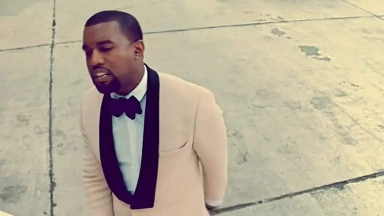 Перевод песни kanye west runaway. Kanye west балерины. Канье уэст runaway. Канье уэст runaway. Runaway ноты для фортепиано.