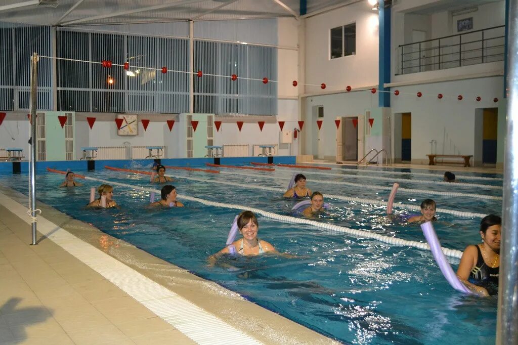 Спортивный комплекс дон. Бассейны Дона Каменоломни. Бассейн в Каменоломнях Шахты. Бассейн Каменоломни Ростовская область. Бассейны Дона Каменоломни официальный.