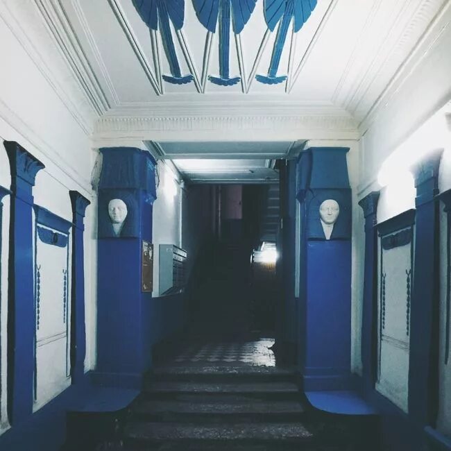 Парадная комната в доме. Голубая парадная. голубая парадная в спб. красивые парадные санкт-петербурга. музей синий.