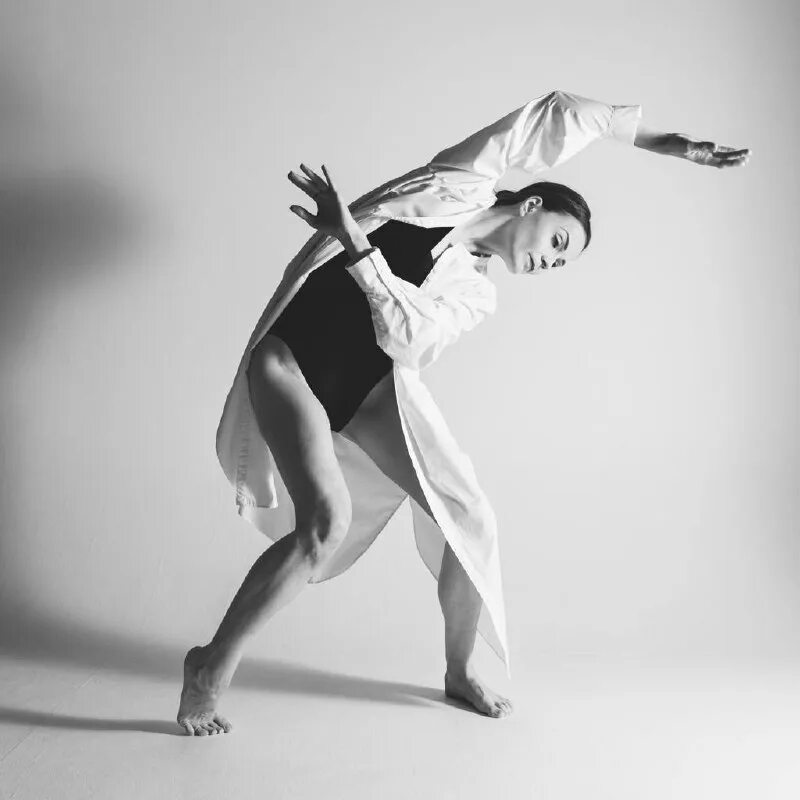 начинающий хореограф. хореограф балета. партерный экзерсис классического танца. хореографический колледж стерлитамак. балерины тренируются.