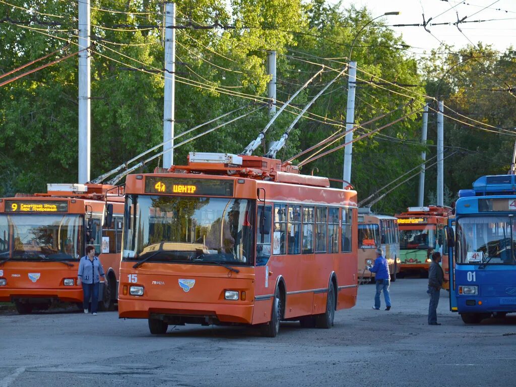 Троллейбусы новый город ульяновск. Троллейбусное депо 3 Ульяновск. Тролза-5275.02. Сочлененный троллейбус Тролза. Тролза Оптима 5275.03 Новосибирск.