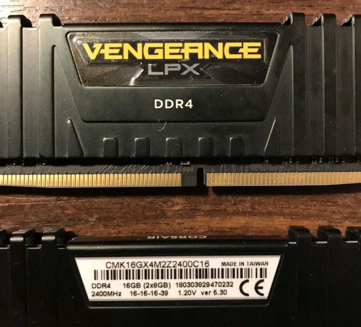 Память corsair vengeance lpx. Оперативная память Corsair ddr4 2x8gb. Оперативная память Corsair 8gb ddr4. Cmk16gx4m2a2400c16. Vengeance 16gb ddr4.