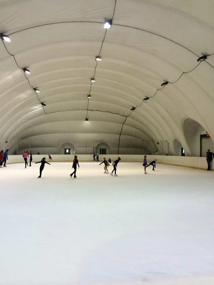 Каток айс парк. Каток в Жуковском айс парк. Каток в лесопарке Рязань. Каток в Марьино парк 850-летия. Каток 4 буквы