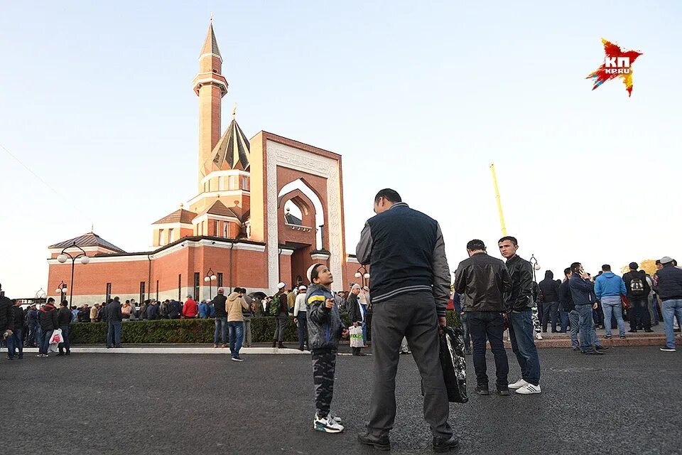 Поклонная мечеть. Московская мемориальная мечеть на поклонной горе. парк победы мемориальная мечеть. мечеть поклонная гора. поклонная гора в москве мечеть.