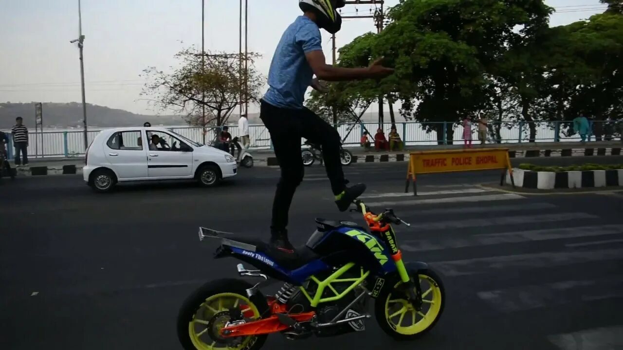 Real stunt auto. Ktm duke stunt. ктм шоу канал.