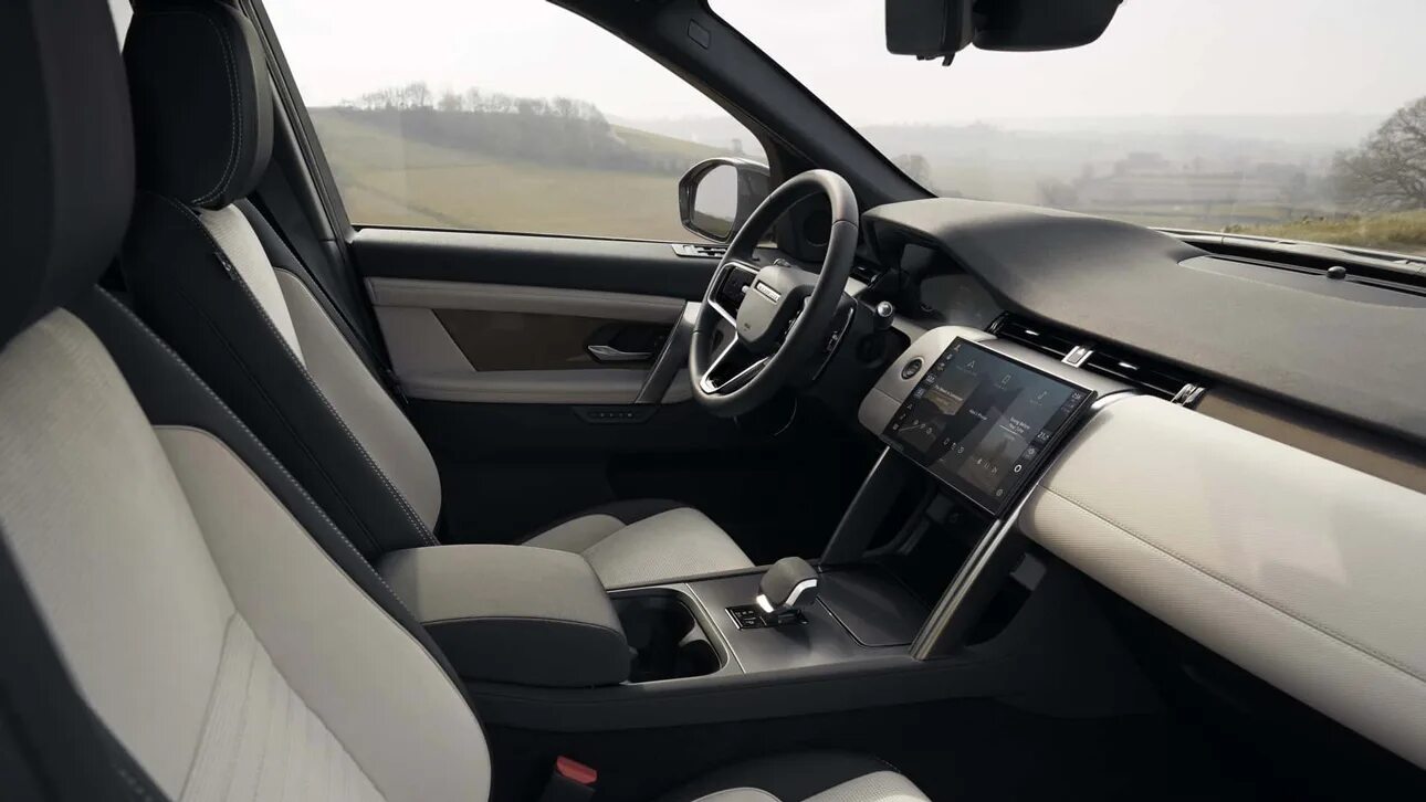 Дискавери 2025. Land rover discovery 2025. дискавери спорт салон. discovery sport hse салон. кадиллак эвок.
