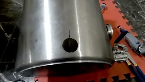 Отверстие в нержавейке