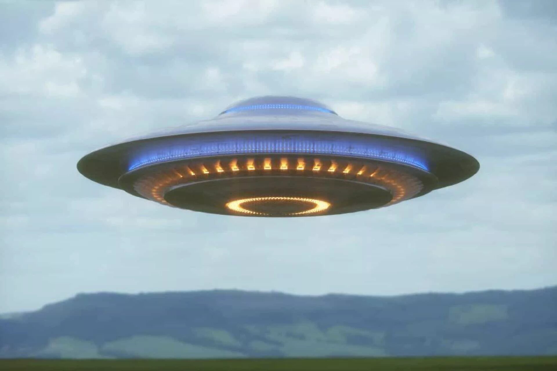 НЛО UFO неопознанные летающие объекты. Летающая тарелка. Тарелка инопланетян. Космическая тарелка. Человекоподобный пилот летающей тарелки