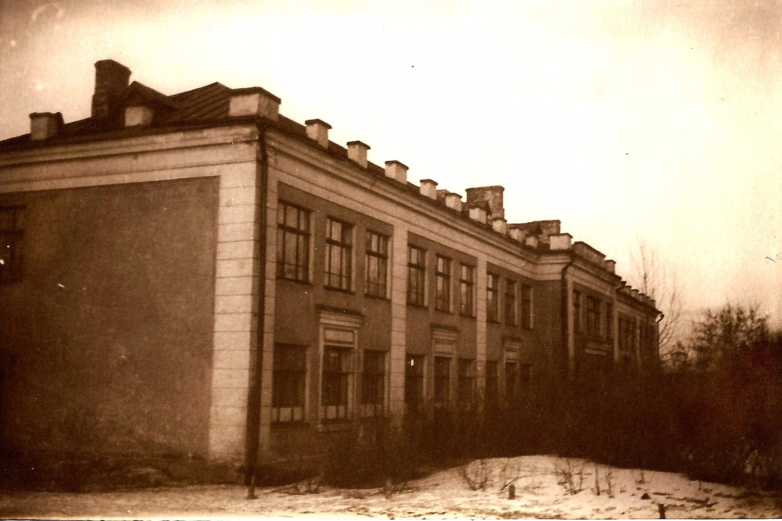 Старая school. Школа номер 1 Бронницы старое здание. Старая 12 школа Чкаловская Старая. Школа здание в 1956уруша. ЧЕРЕВКОВСКАЯ средняя школа старое здание.