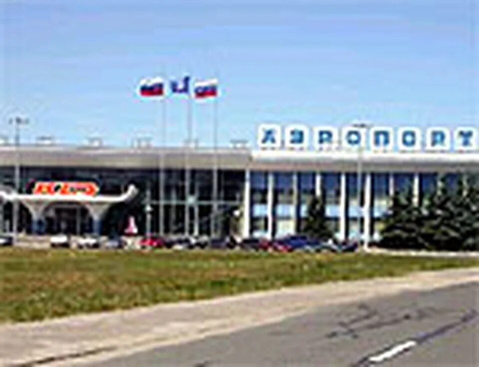 Старый аэропорт Калининград. Аэровокзал старый Калининград. Аэропорт Храброво терминалы. Аэропорт Храброво Калининград.