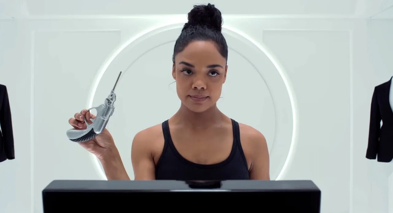 Люди в черном интернэшнл русский. Эйч и эм люди в черном. Ребекка фергюсон люди в черном интернэшнл. Тесса томпсон люди в черном интернэшнл. Кино люди в черном интернэшнл.