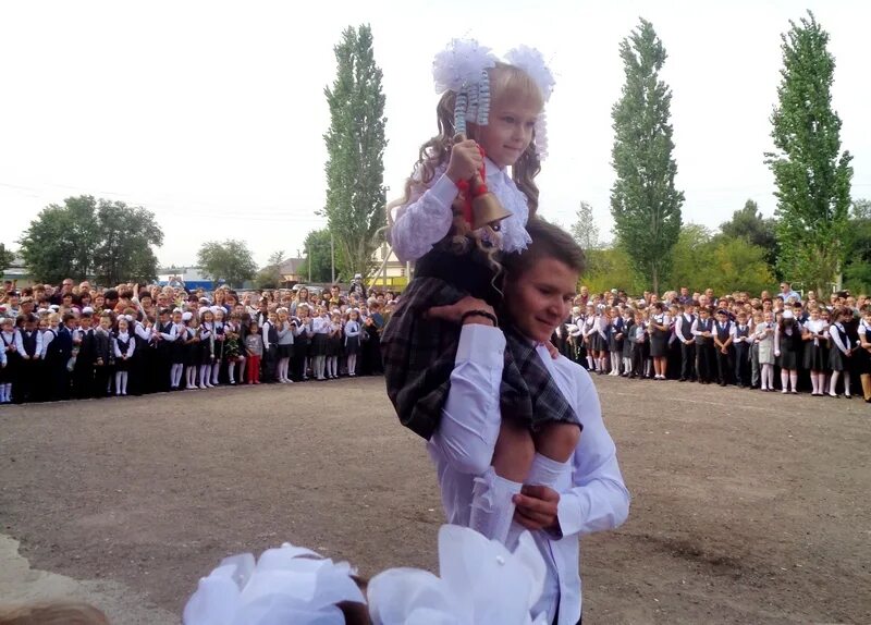 Придорожный школы. Поселок придорожный Энгельсский район школа. МБОУ СОШ придорожный Энгельс. Образование поселка Новопушкинское. Детский сад Лощинный Энгельс.