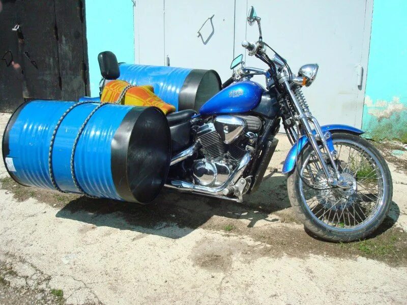 Летающий мусорный бак. Пластиковый топливный бак газель 3302 объем. Там бак. Ханма токийские мстители. Там бак.