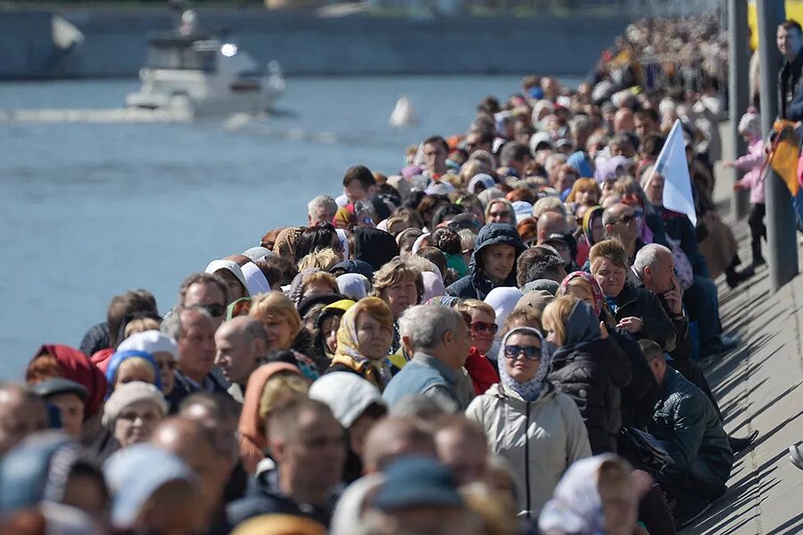 Очередь к мощам Николая Чудотворца в Москве. Мощи Николая Чудотворца в Москве 2017. Мощи Николая Чудотворца в Москве 2017 очередь.