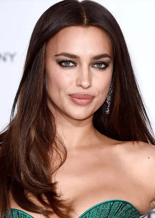 10 Times Irina Shayk Stunned in Natural Makeup: Photos Natural makeup, Natural e